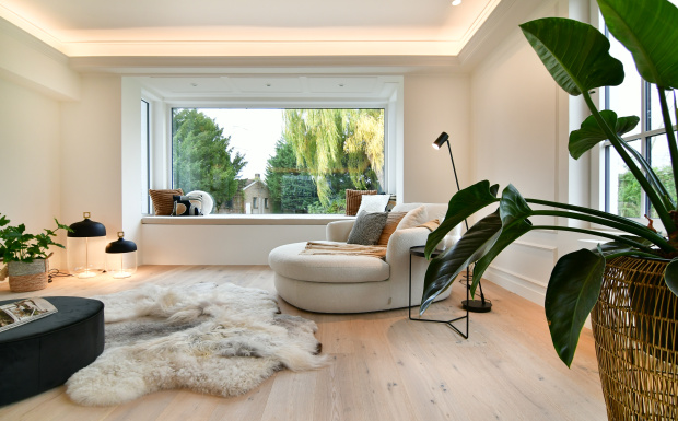 casa nova vastgoedstyling, luxe vastgoed, luxe interieurs huren, flores fauteuil casanova lifestyle, villa staging 